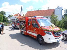 Fahnenwiederweihe mit Fahrzeugsegnung